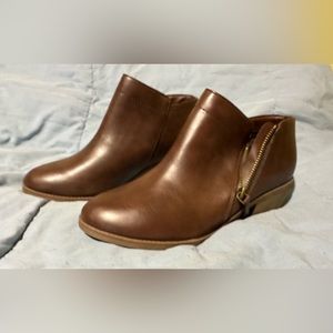 NWOT Zipper ankle boots women’s 8 wide